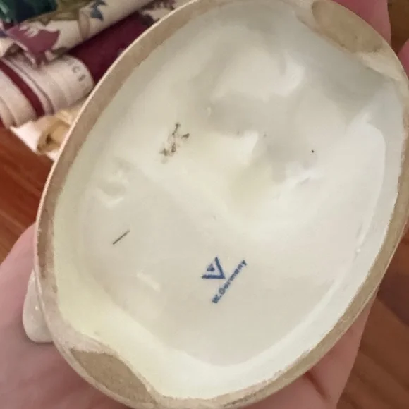 Hummel Figurine Girl With Geese Made in Germany - Picture 2 of 3